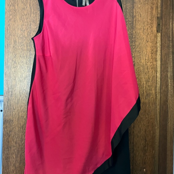 Sleek & sophisticated dress - Picture 2 of 7